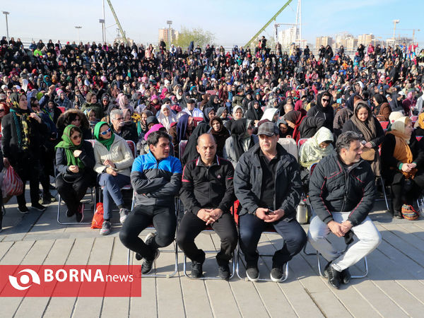 همايش پياده روي خانوادگي مناسبت روز پرستار