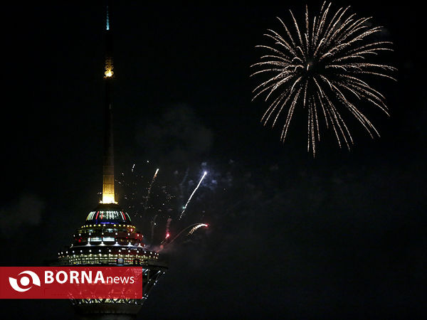 نورافشانی  تهران در شب ۲۲ بهمن