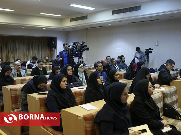 نشست بازخوانی چهل سال حضور جوانان پس از انقلاب اسلامی