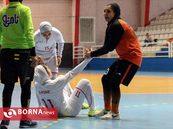 دیدار تیم های فوتسال بانوان خراسان رضوی و مس رفسنجان