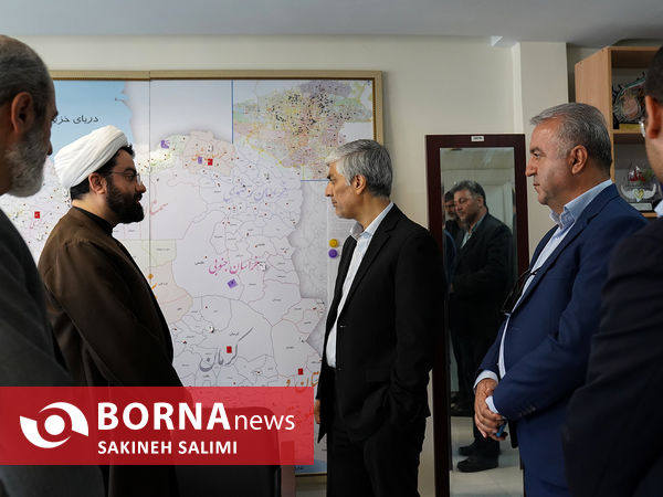  بازدید کیومرث هاشمی از ساختمان شماره ۲ وزارت ورزش و جوانان 