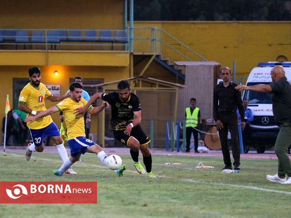 دیدار تیم های فوتبال صنعت نفت - سپاهان