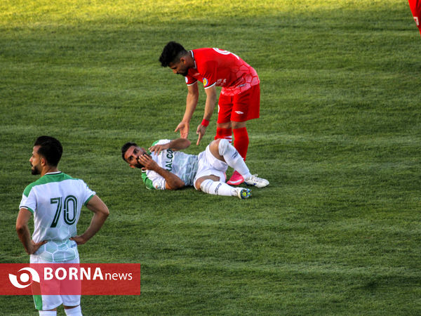 دیدار تیم های فوتبال آلومینیوم اراک-تراکتور سازی تبریز