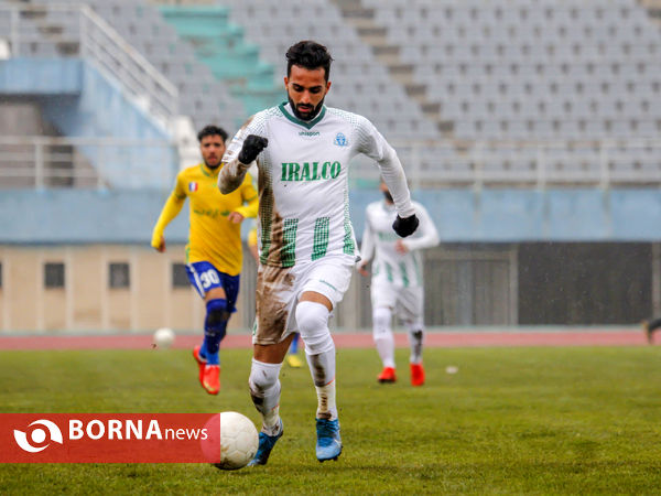 دیدار تیم های فوتبال آلومینیوم اراک - صنعت نفت آبادان
