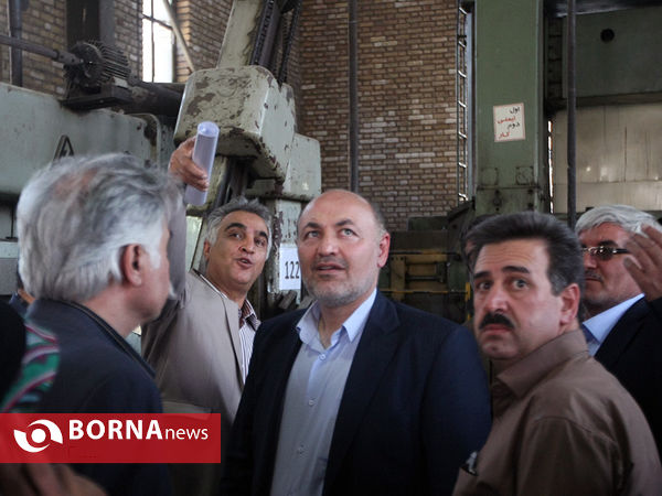 بازدید فرماندار قدس از کارخانه مهیار سنگ شکن