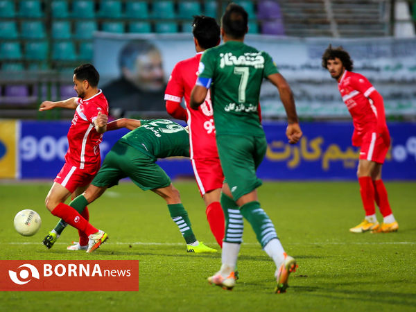 دیدار تیم‌های ذوب آهن - پرسپولیس