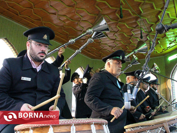 نقاره زنی و گلباران درشاهچراغ(ع)