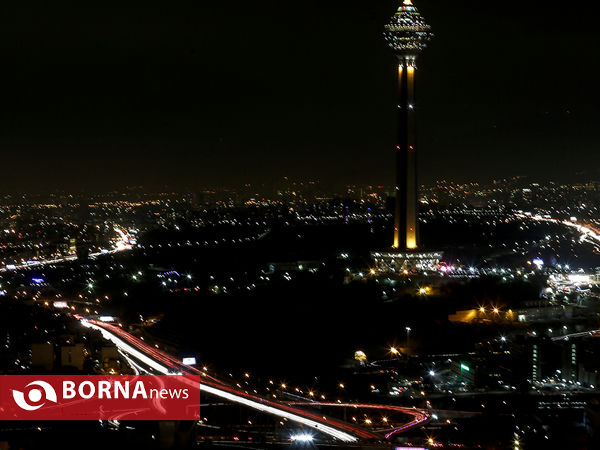 نورافشانی  تهران در شب ۲۲ بهمن