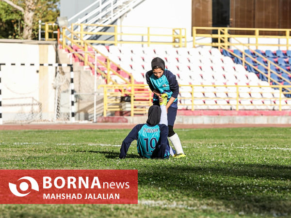 یک روز تابستانی در مشهد با فوتبال دختران