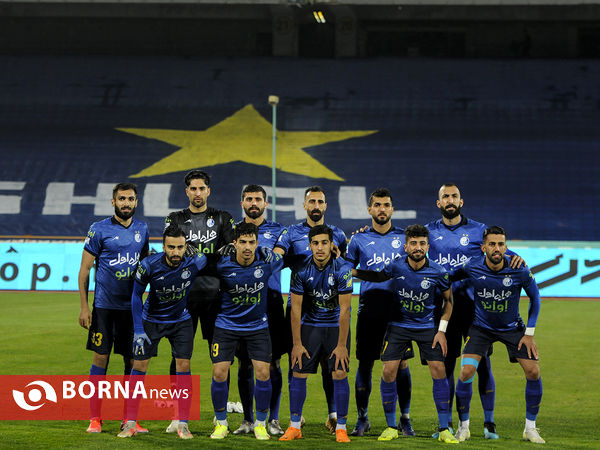 دیدار تیم های فوتبال  استقلال - نود ارومیه