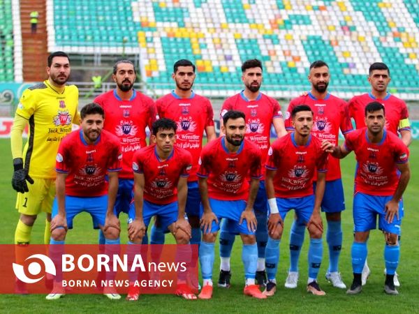 دیدار تیم های فوتبال ذوب آهن - نساجی مازندران