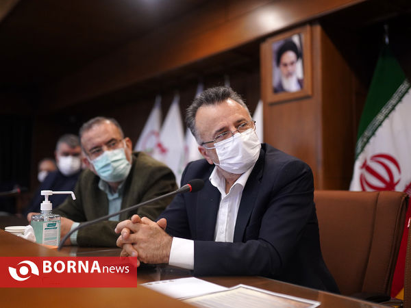 تجلیل از مهین فرهادی زاد