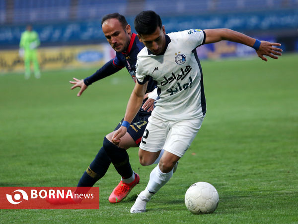 دیدار تیم های نساجی مازندران و استقلال تهران