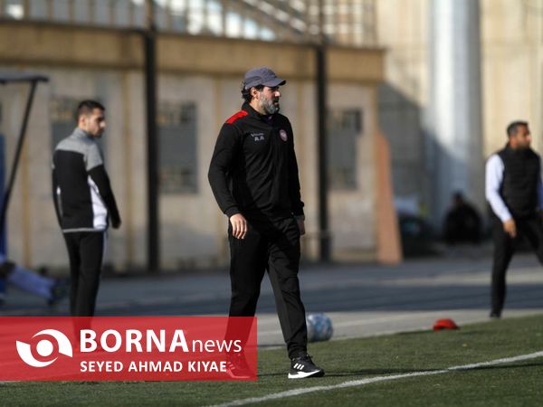 دیدار تیم های فوتبال ویستاتوربین تهران _ سپیدرود رشت
