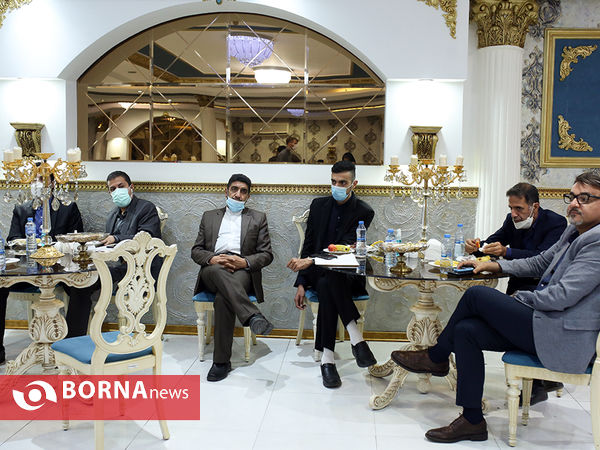 جلسه هم اندیشی با نخبگان و فرهیختگان