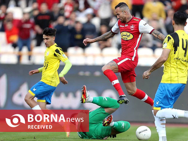 دیدار تیم های فوتبال پرسپولیس - نفت مسجدسلیمان