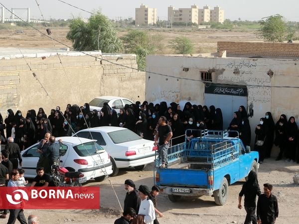 تشییع کارگران متروپل در آرامستان جُرف