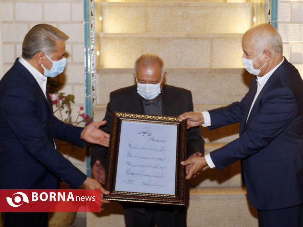 آیین معرفی چهره ماندگار مطبوعات استان فارس