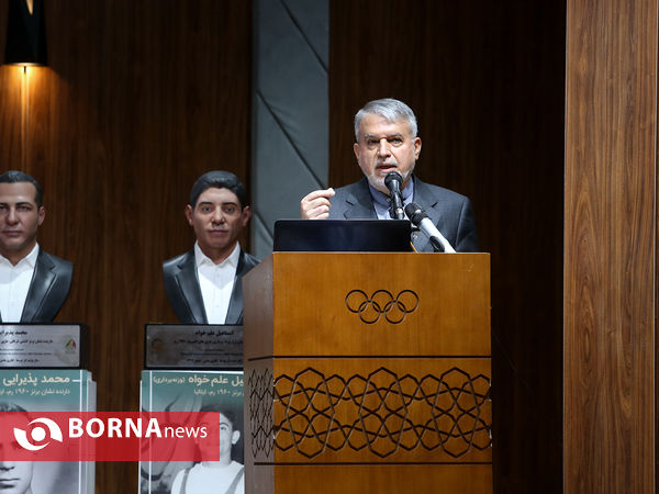 رونمایی از سردیس قهرمانان تاریخ المپیک و پاراالمپیک