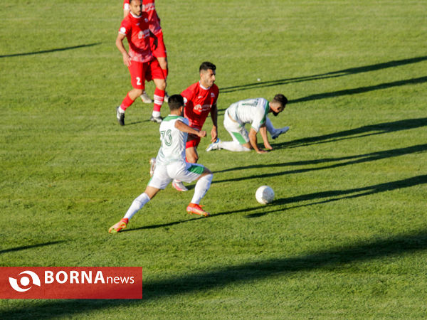 دیدار تیم های فوتبال آلومینیوم اراک-تراکتور سازی تبریز