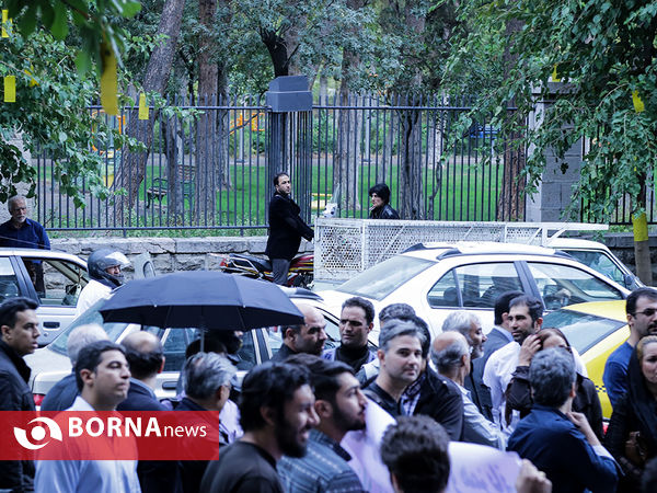 تجمع مقابل شهرداری تهران