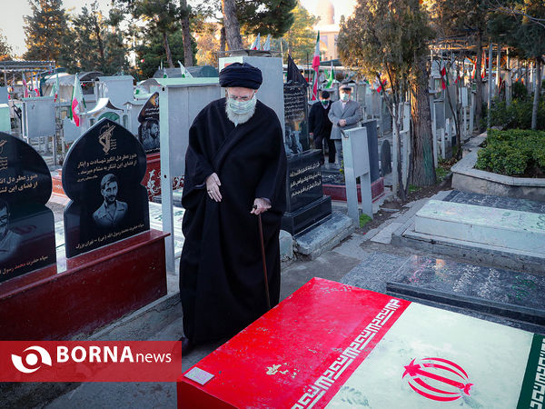 حضور رهبر انقلاب در مرقد مطهر امام راحل و گلزار شهدای بهشت زهرا