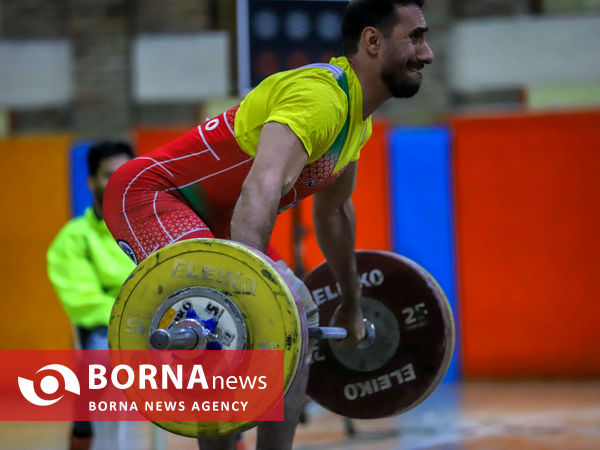 مسابقات وزنه برداری کارگری