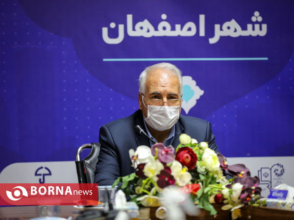 زنگ مدرسه در اصفهان به صدا در آمد