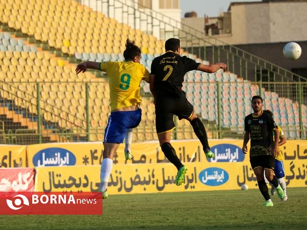 دیدار تیم های فوتبال صنعت نفت - سپاهان