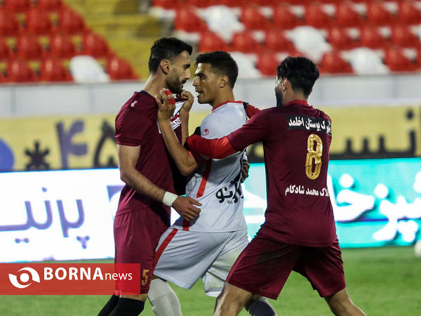 دیدار تیم های پدیده و پرسپولیس