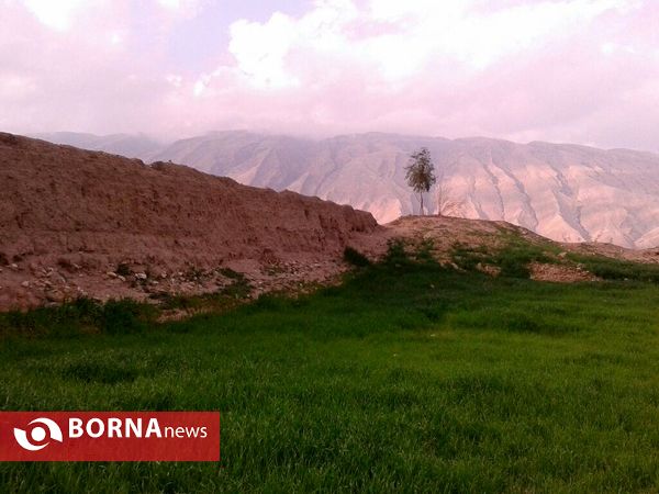 ویرانه های "چم قلعه" پلدختر