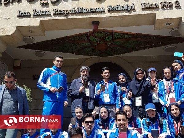 حضور ورزشکاران پای صندوق اخذ رای در باکو