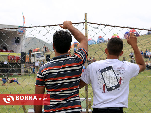 مسابقات کشتی با چوخه قهرمانی کشور در روستای رهورد قوچان‎