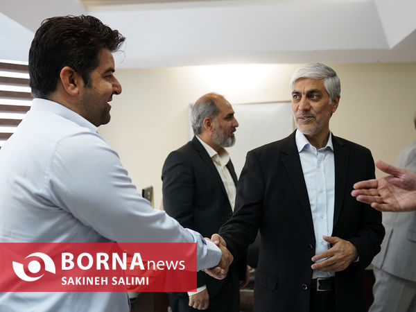  بازدید کیومرث هاشمی از ساختمان شماره ۲ وزارت ورزش و جوانان 