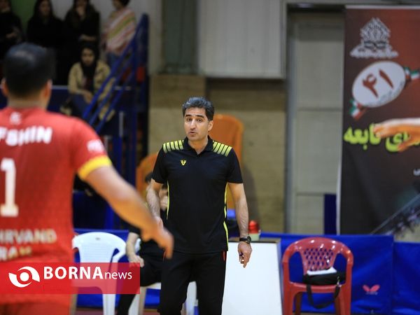 دیدار تیم های والیبال شهروند اراک - فولاد سیرجان  ایرانیان