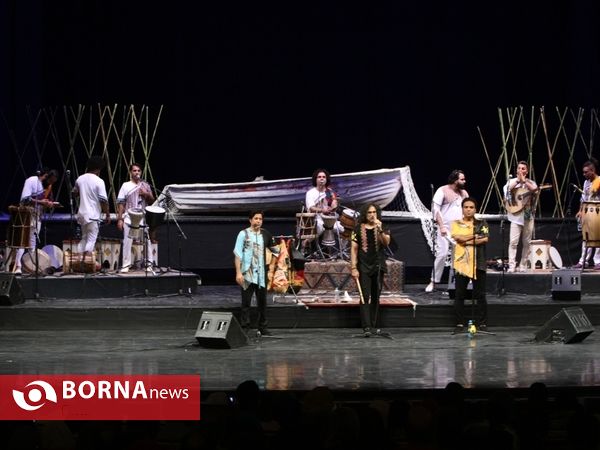 اجرای گروه بوشهری لیان در تالار وحدت
