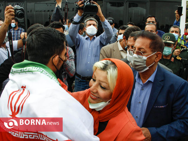استقبال مردم از قهرمانان فرنگی کار شیرازی