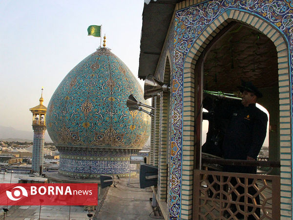 نقاره زنی و گلباران درشاهچراغ(ع)