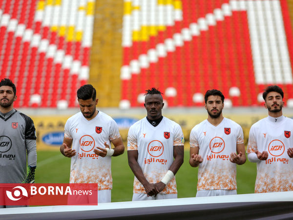 دیدار تیم های پدیده مشهد و مس رفسنجان