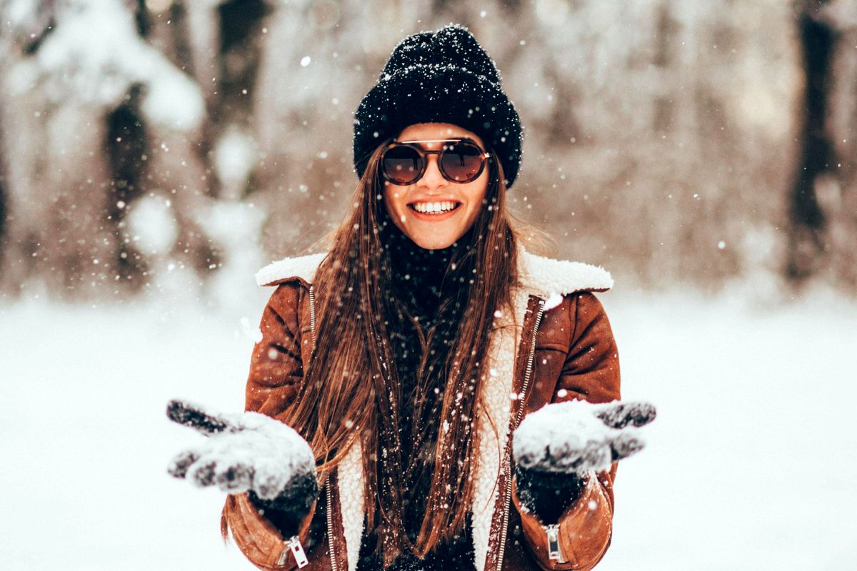 آیا استفاده از عینک آفتابی در زمستان و برف هم ضروری دارد؟