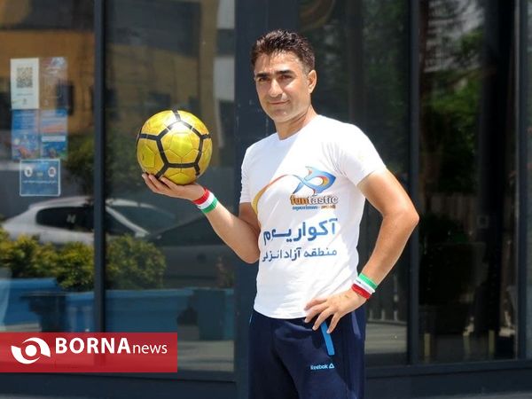 حرکت نمایشی رکوردار روپایی در حمایت از تیم ملی