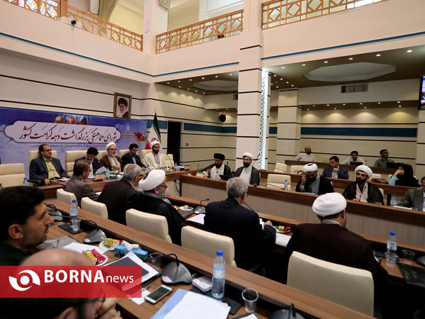 جلسه شورای هماهنگی بزرگداشت دهه کرامت در شیراز