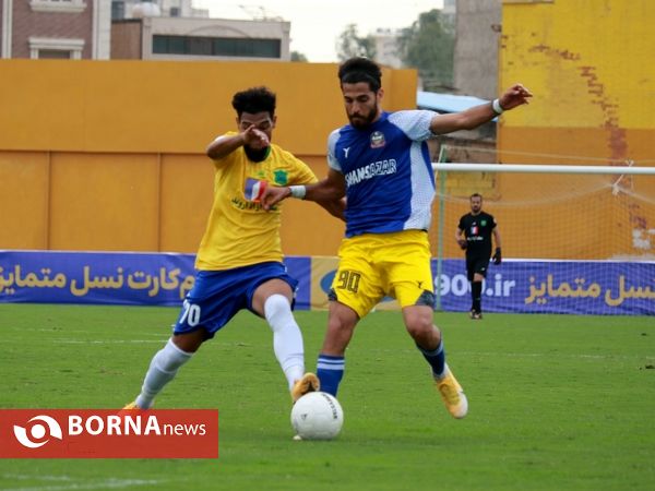 دیدار تیم های فوتبال صنعت نفت - شمس آذر قزوین