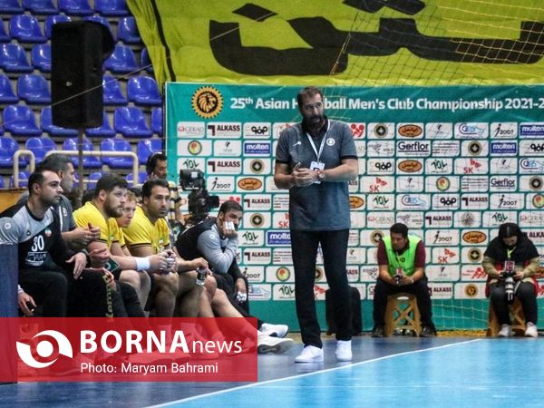 دیدار تیم های هندبال سپاهان - عمان کلاب