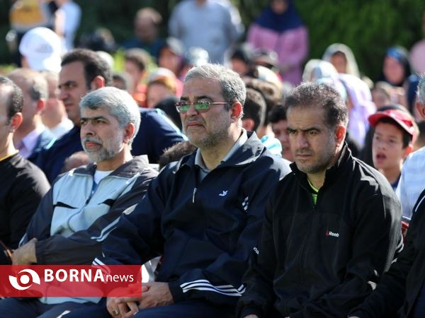 پیاده روی خانوادگی ایرانیان