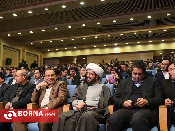 هم اندیشی صمیمانه جوانان با دولت