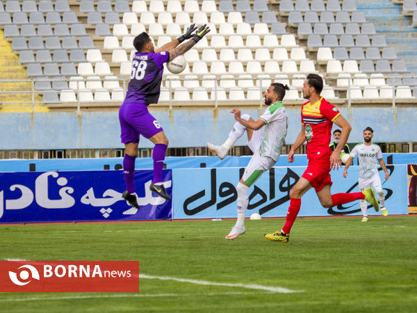 دیدار تیم‌های فوتبال آلومینیوم اراک - فولاد خوزستان