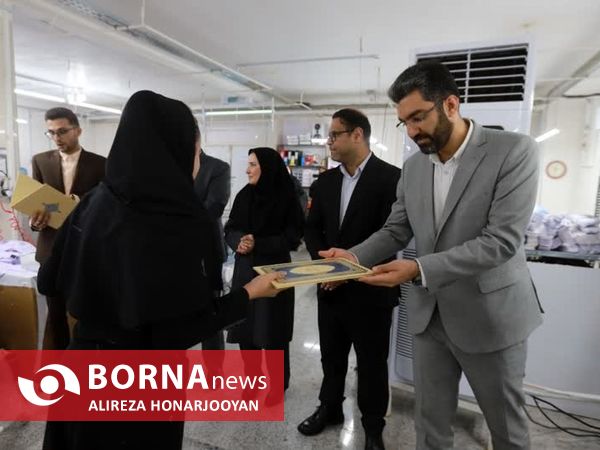 تجلیل از کارگران واحدهای تولیدی و صنعتی اروند