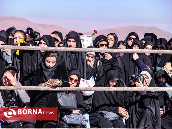 تشییع دوشهید گمنام دفاع مقدس در دانشگاه پیام نور- شیراز