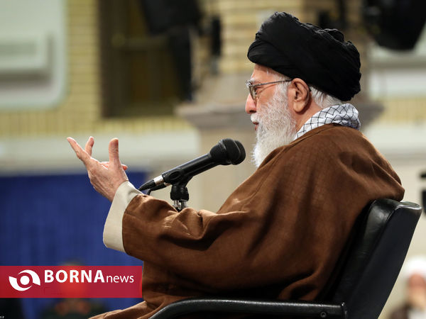 دیدار دانش آموزان و دانشجویان با مقام معظم رهبری